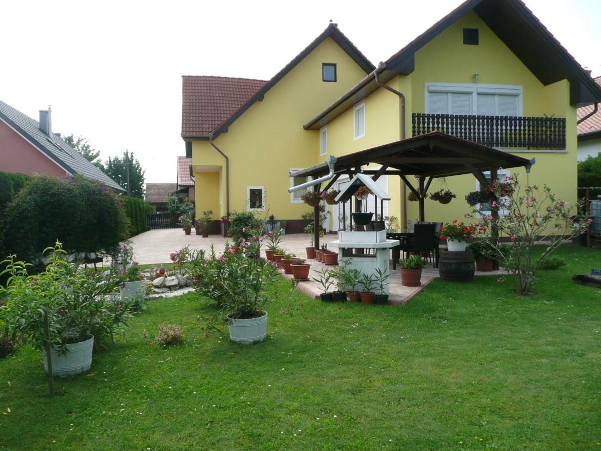 Zsuzsi Vendeghaz Hotel Zalaegerszeg Eksteriør billede